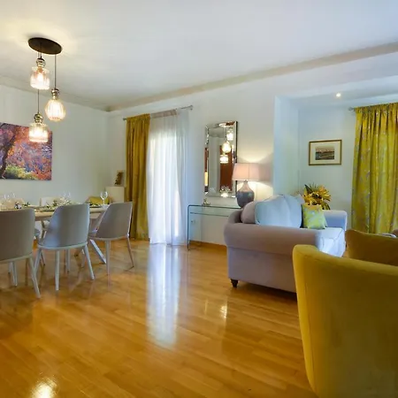 Bella Dassia Holiday home